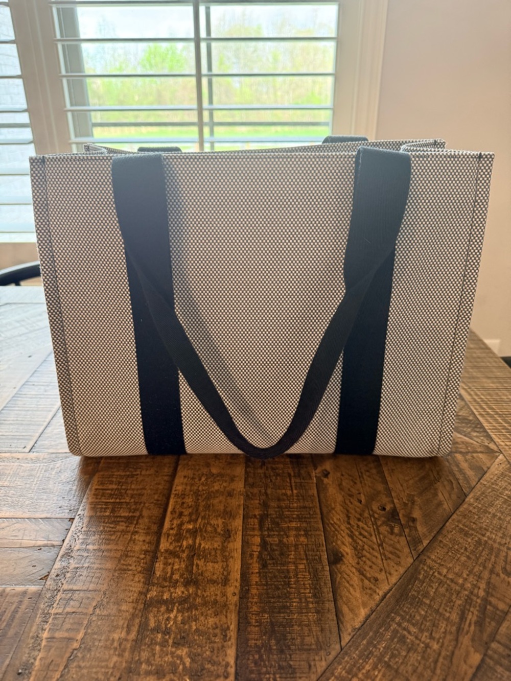 Lululemon Black & White Canvas Tote 10L - Picture 3 of 5